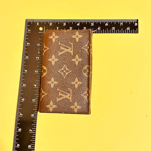 Louis Vuitton Black and Gold Monogram Wallet - Picture 2 of 15